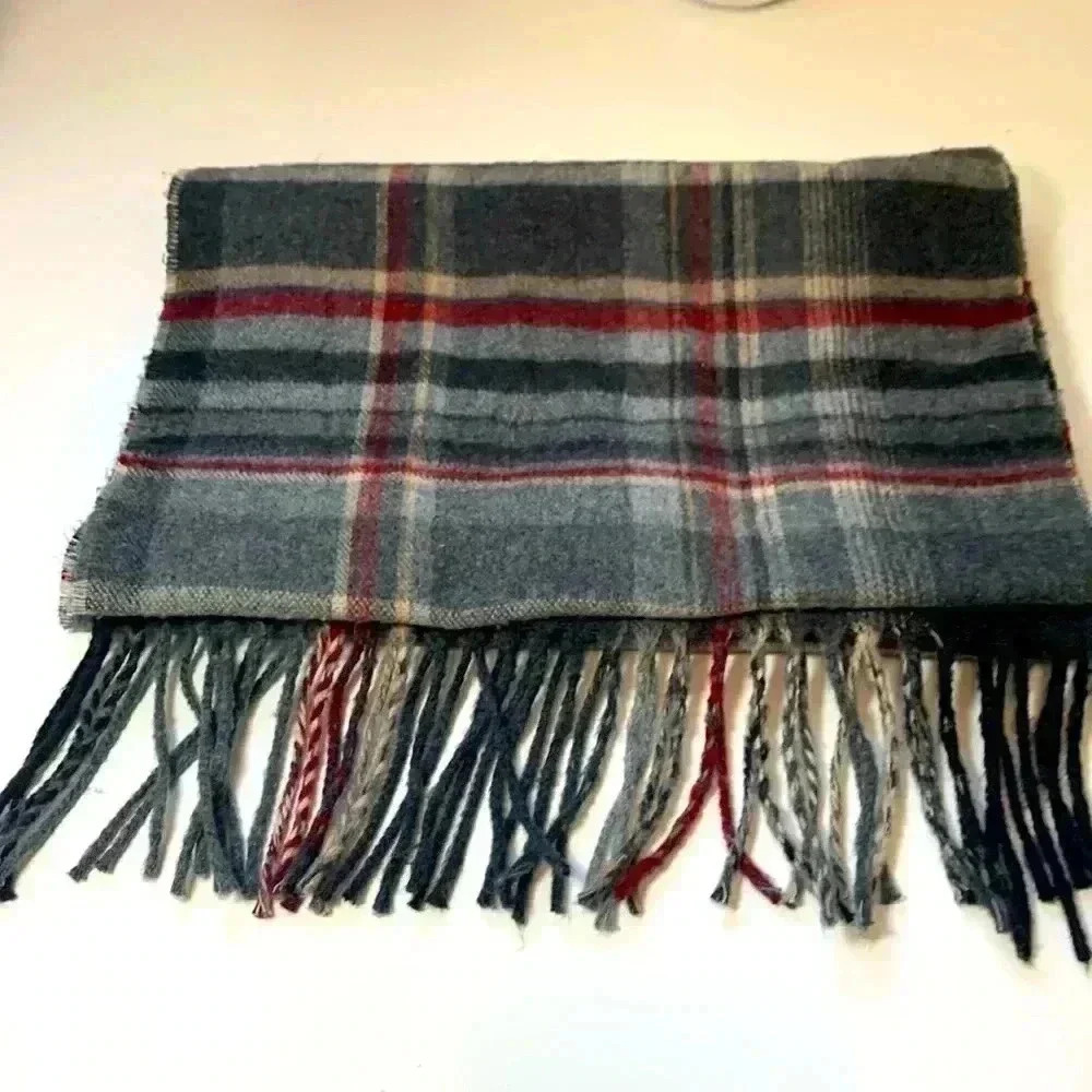 London Fog NWOT men’s 100% acrylic winter scarf 64“ x 11 3/4”